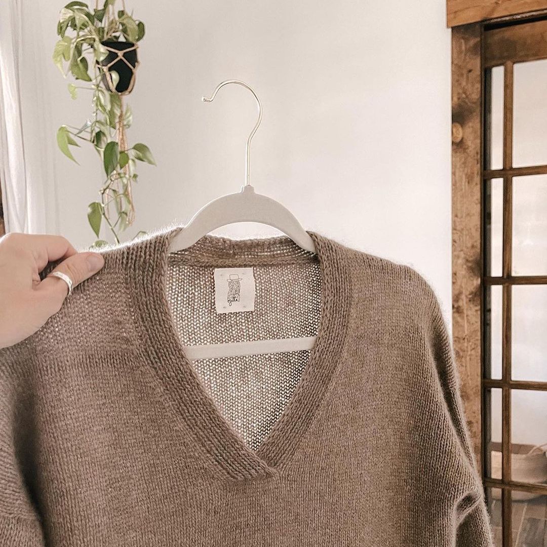 THE MOON SET PULLOVER -knitting pattern- – Itaca Yarns